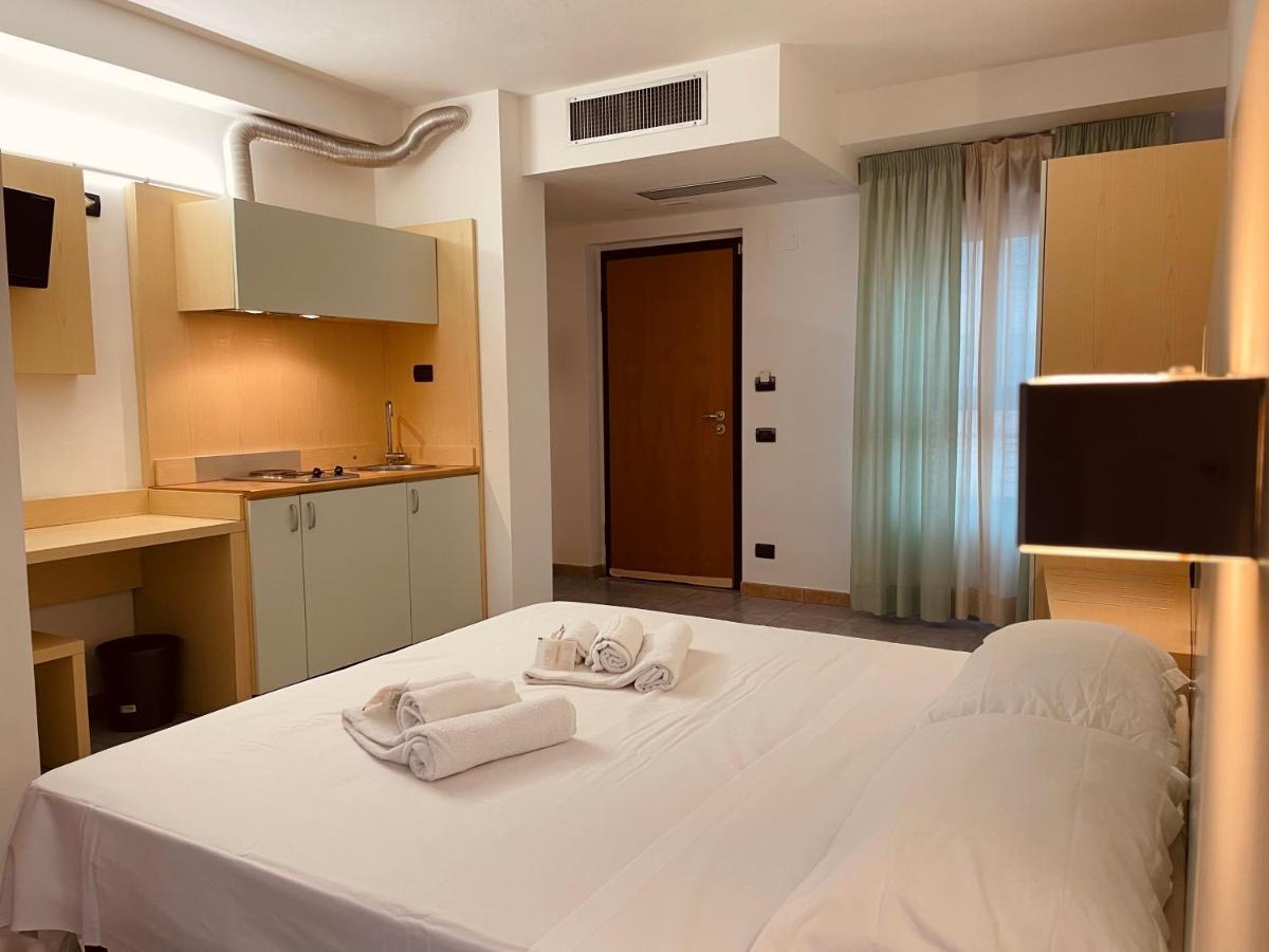 Hotel Grecale - ヴェントゥリーナ エクステリア 写真