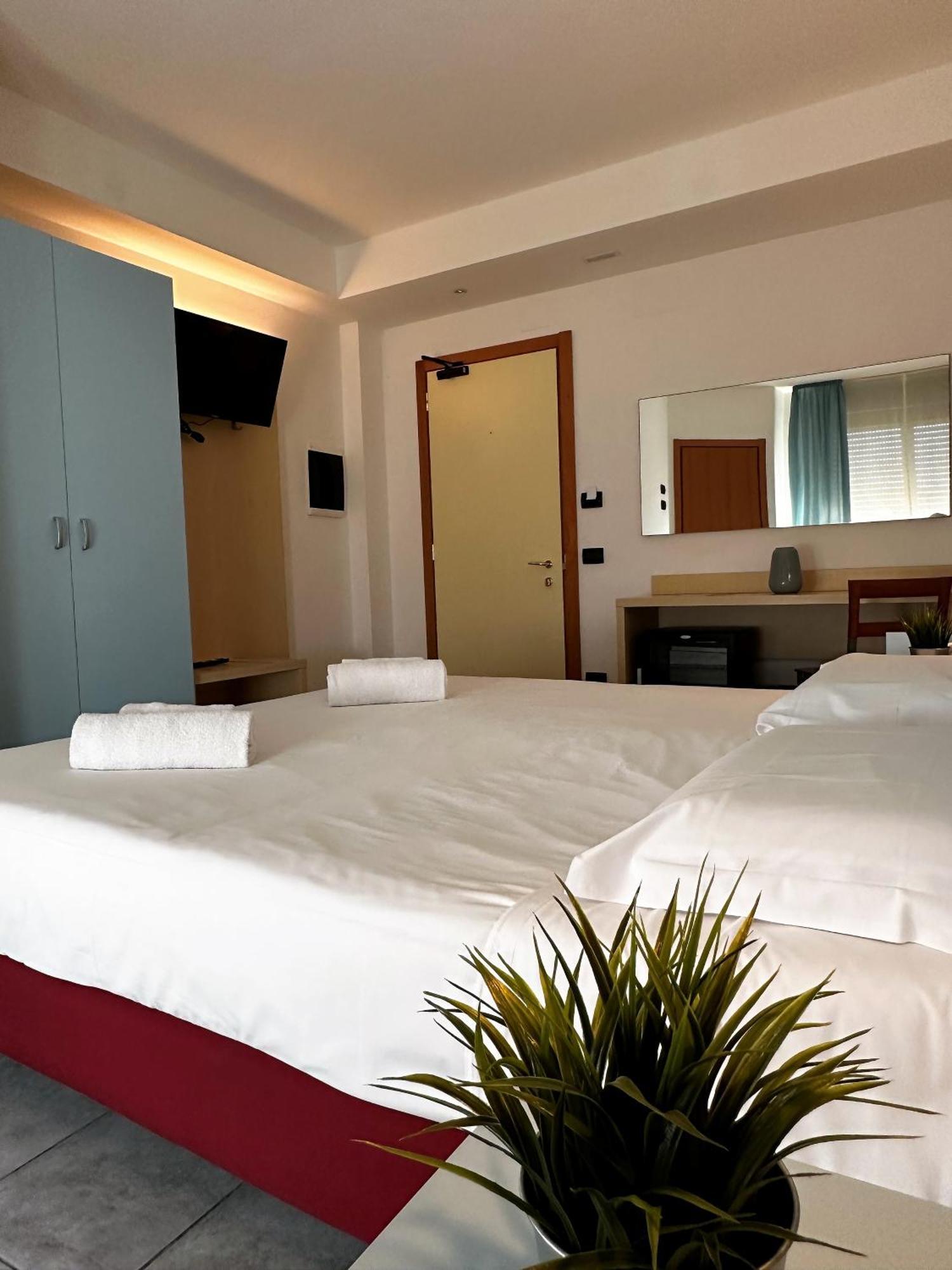 Hotel Grecale - ヴェントゥリーナ エクステリア 写真